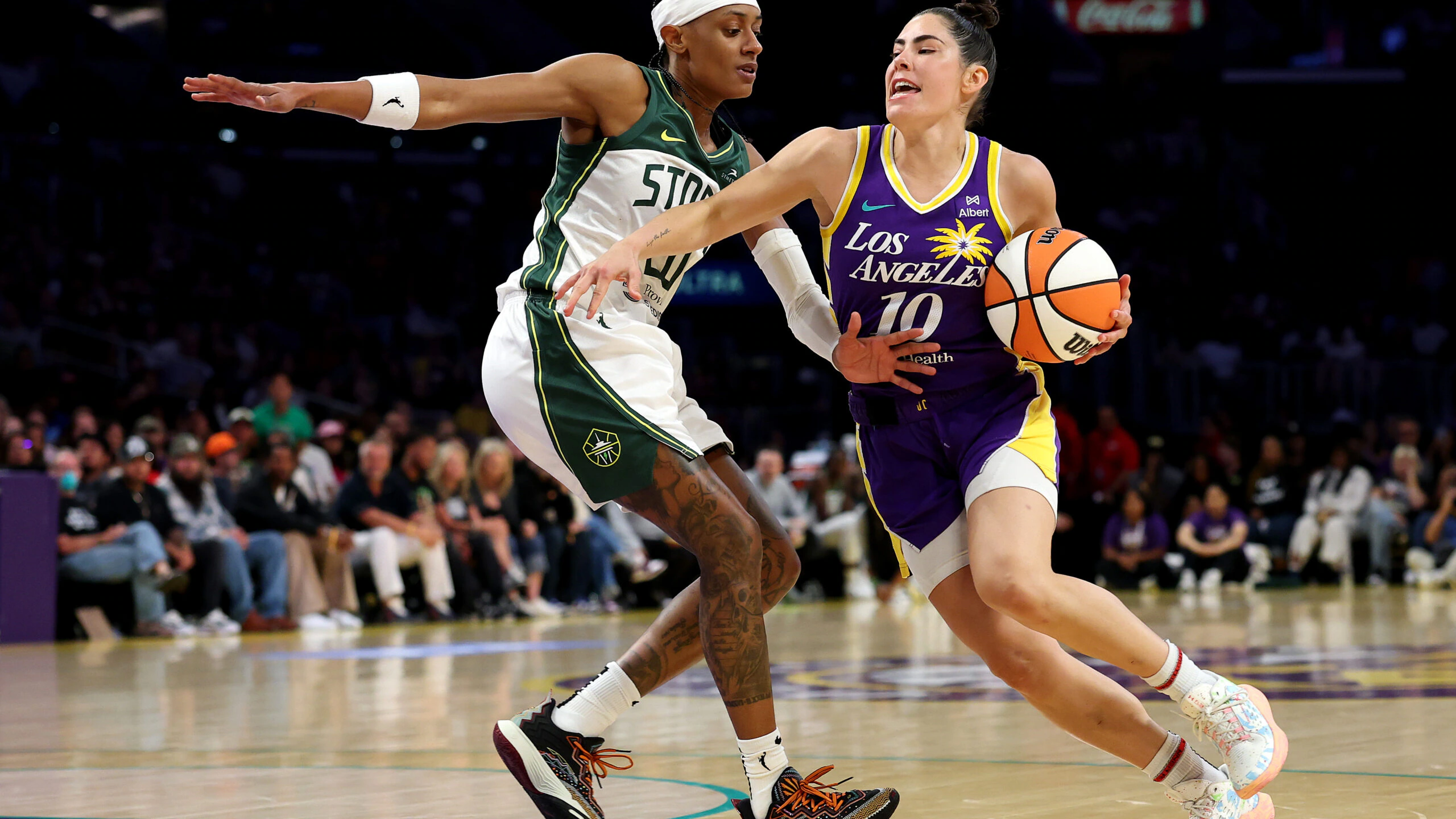 专业 WNBA 赛事分析预测：西部指标赛事火花风暴谁能胜出？